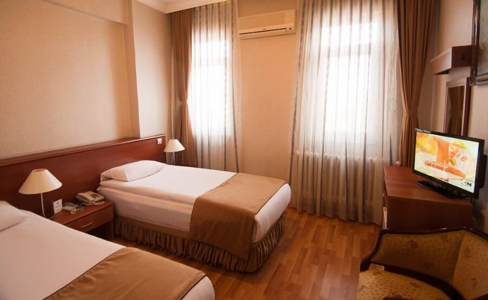 Double or Twin Room | In-room safe, desk, iron/ironing board, free WiFi
