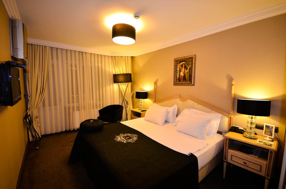 Standard Double or Twin Room | Premium bedding, free minibar items, in-room safe, soundproofing