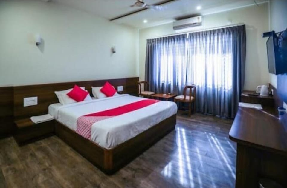 In-room safe, bed sheets