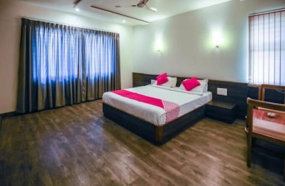 In-room safe, bed sheets