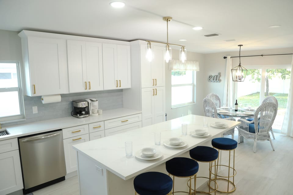 Kitchen island with dining room