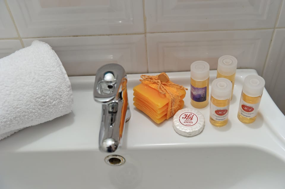 Twin Room | Room amenity