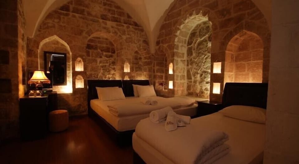 Triple Room | Minibar, free WiFi, bed sheets