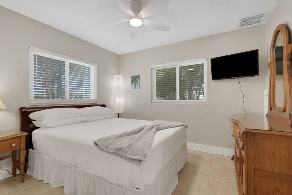 All guest bedrooms feature SmartTV's, ceiling fans and freshly made beds.