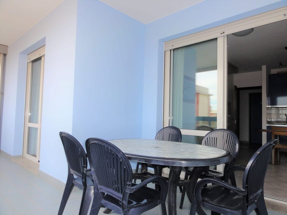 Apartment, 1 Bedroom, Terrace | Dining room