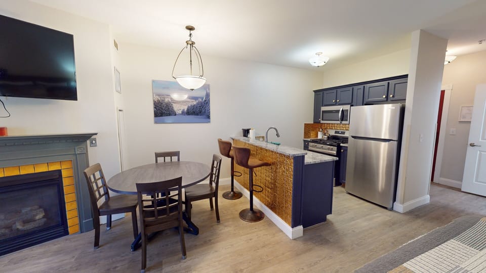 Dining Room, Dining Table, Furniture, Indoors, Table