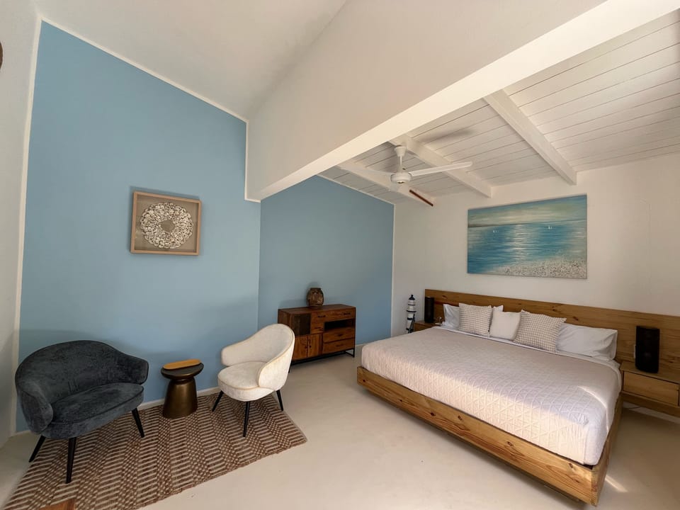 Comfort Suite | Travel crib, WiFi (free), bed sheets