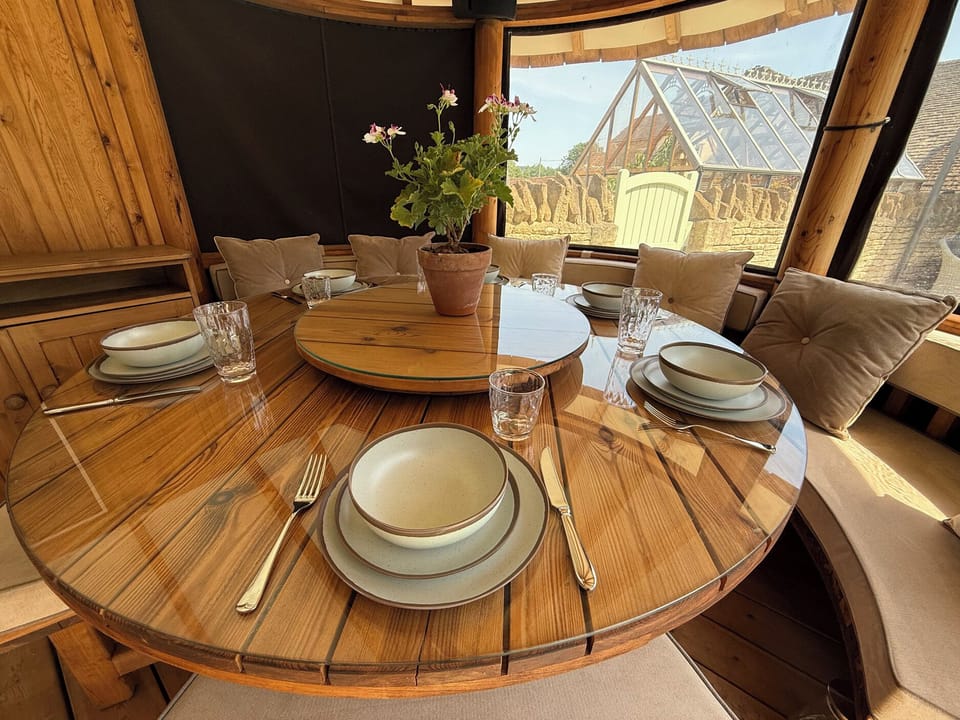 Cottage | Dining