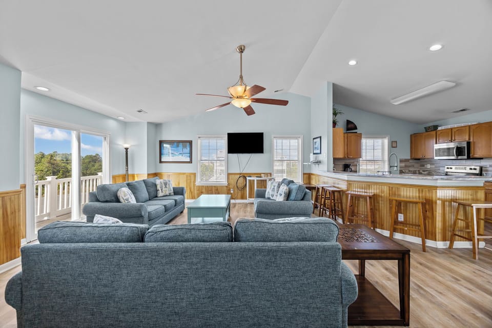 HISA16: Salty Daze | Top Level - Living Area