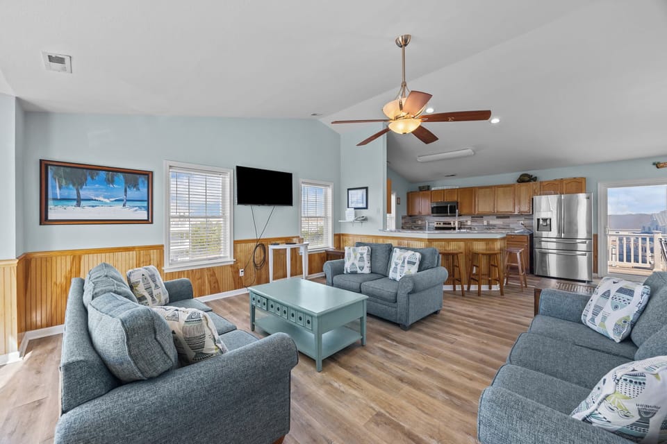HISA16: Salty Daze | Top Level - Living Area