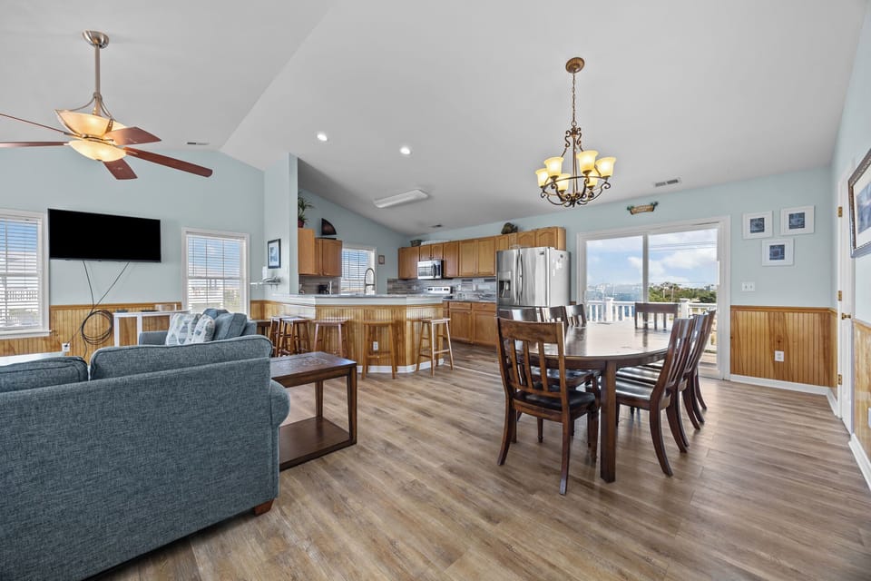 HISA16: Salty Daze | Top Level - Living Area