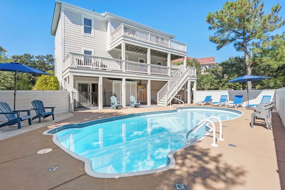 M843: Marga-Lisa | Rear Exterior - Pool Area