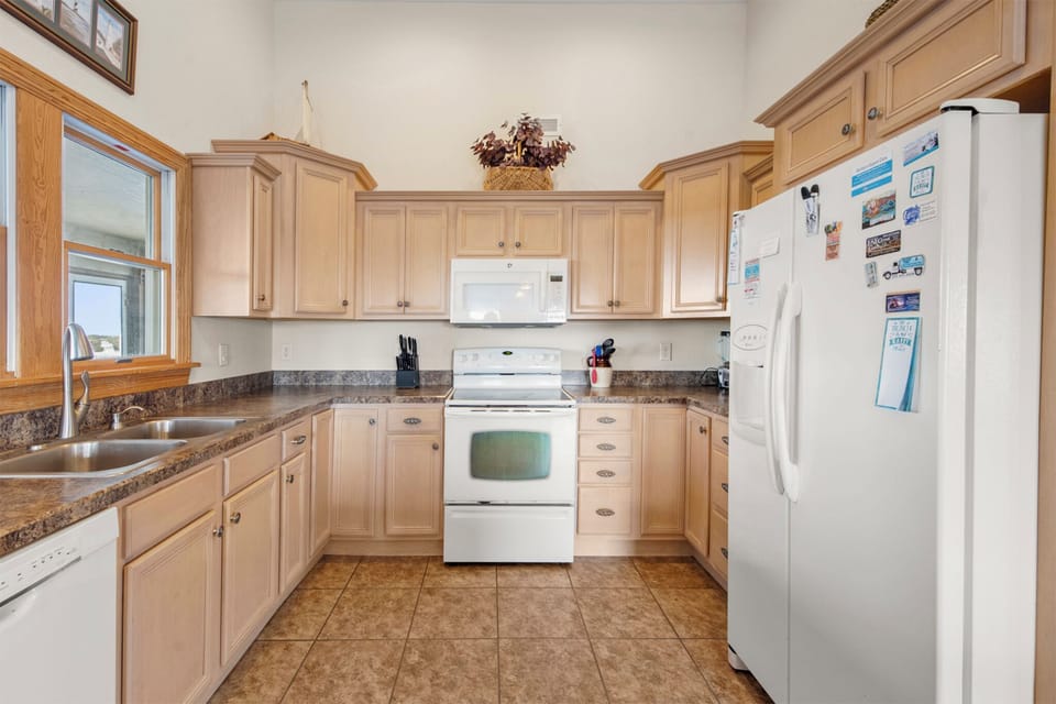 SN2591: Seaquil | Top Level Kitchen