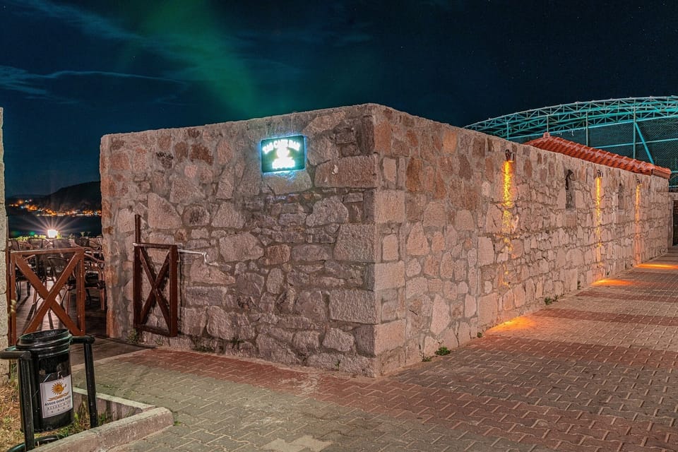 2 bars/lounges, beach bar