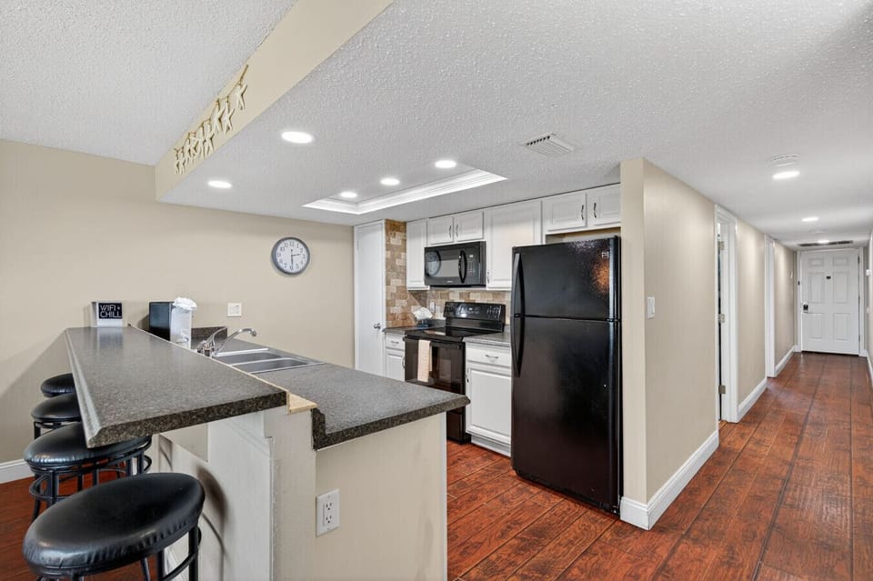 Fully loaded kitchen w/ modern finishes and everything you need to cook w/ ease.