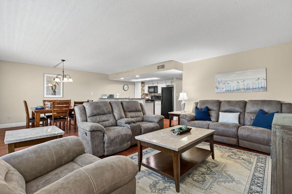 Open living space connecting lounge & kitchen, designed for easy together time.