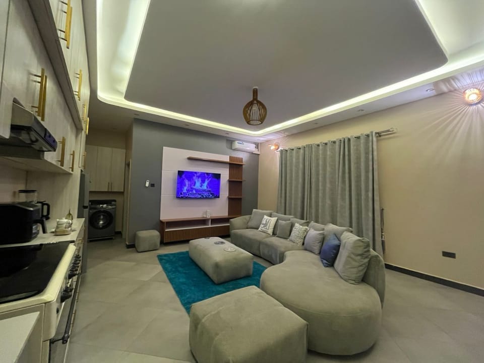 Comfort Apartment, Balcony, City View | Living area