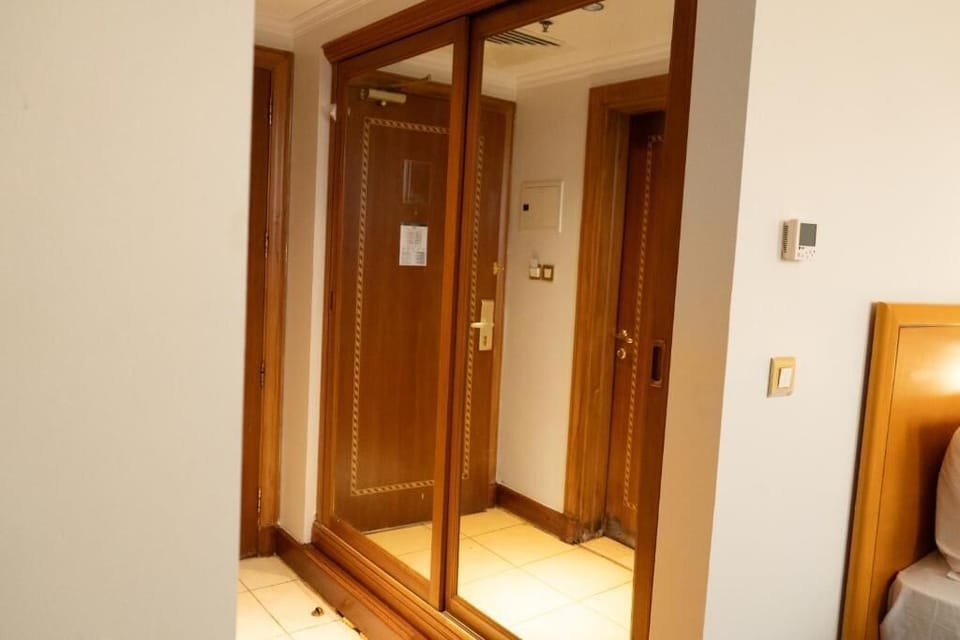 WiFi (free), bed sheets