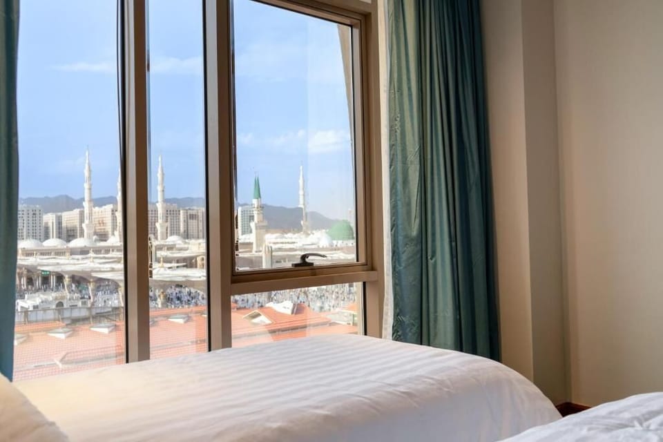 WiFi (free), bed sheets