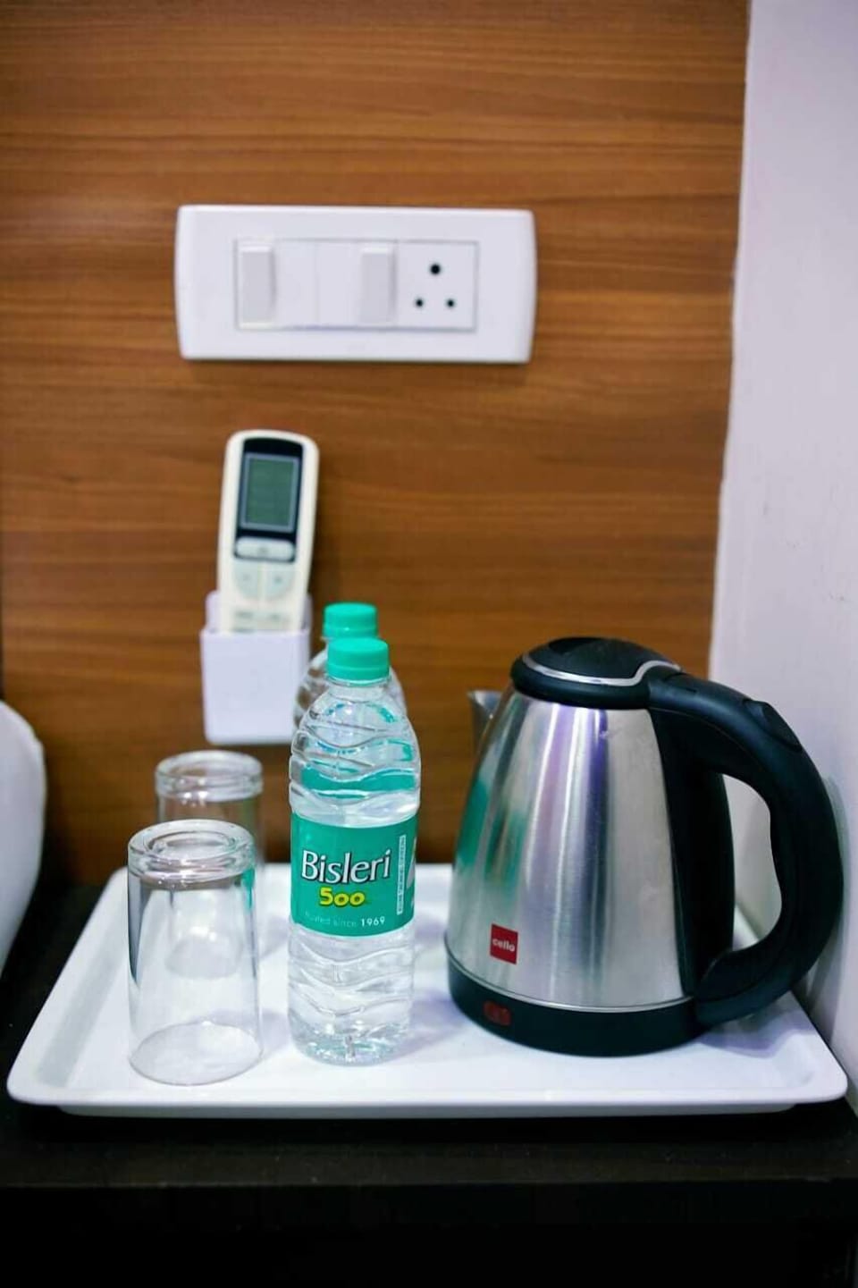 Separate tub and shower, free toiletries, hair dryer, bidet