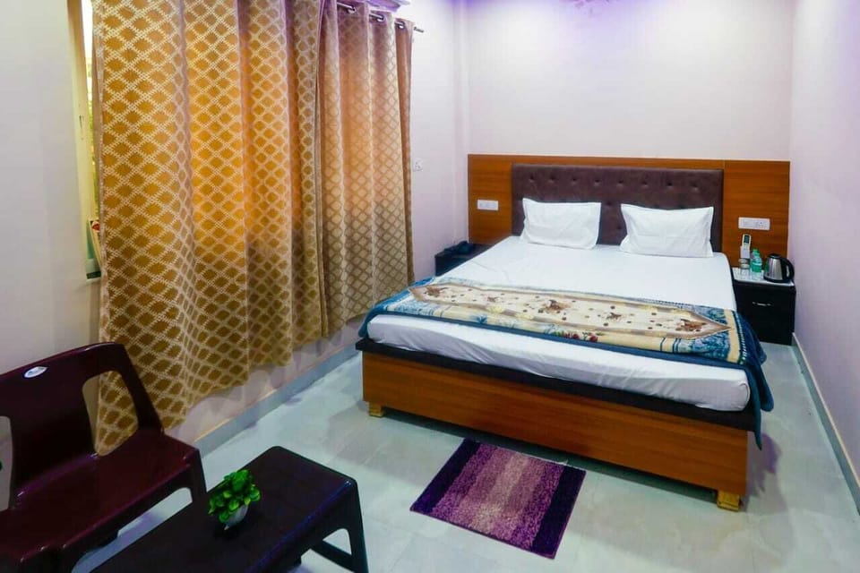 Double Room, City View | Desk, laptop workspace, free WiFi