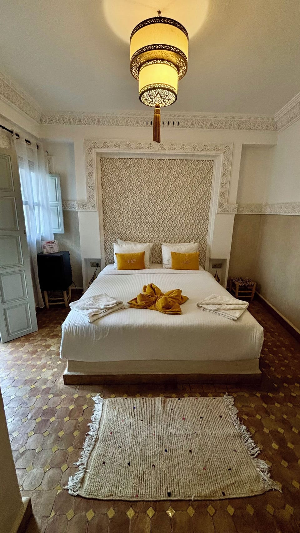 Family House, 5 Bedrooms, Housekeeping, Mountain View | In-room safe, desk, laptop workspace, soundproofing
