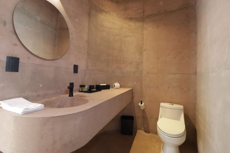 In-room safe, free WiFi