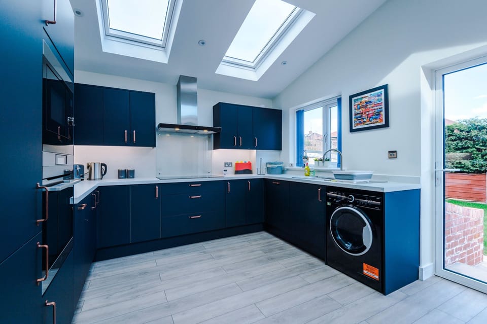 Fully equipped kitchen with oven, hob, microwave, kettle and toaster so you have everything you need to self cater
