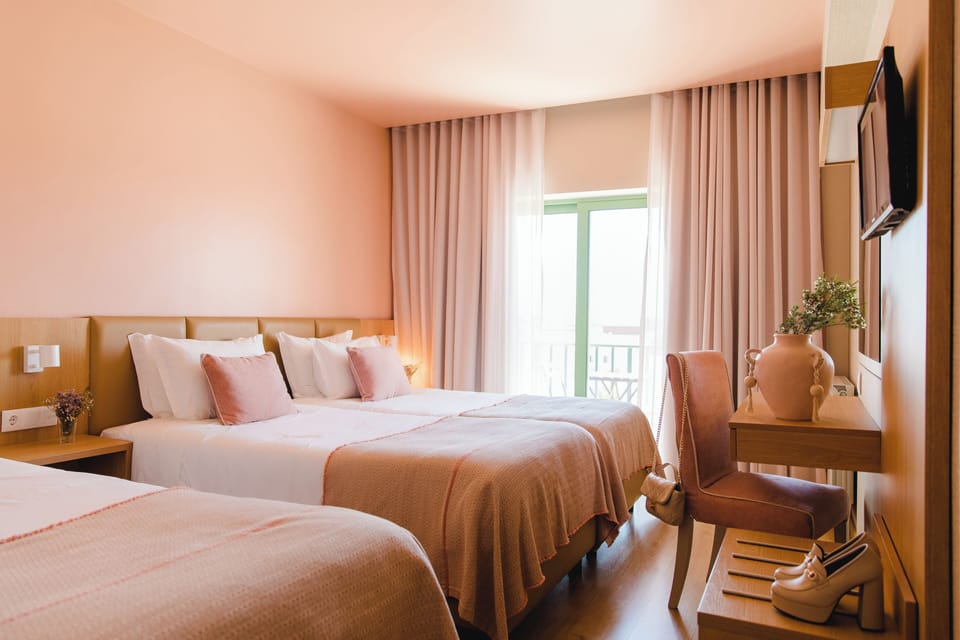 Triple Room | Desk, laptop workspace, soundproofing, free WiFi