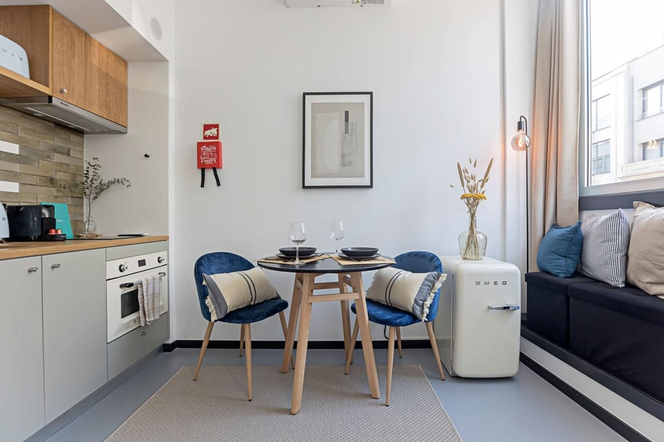 Studio | In-room dining