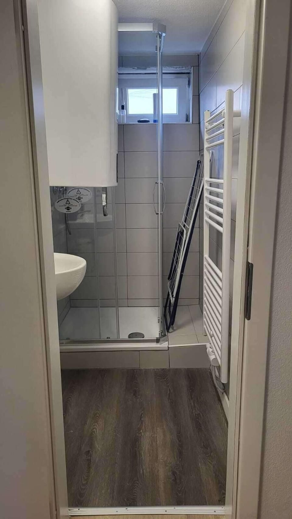 Shower, towels
