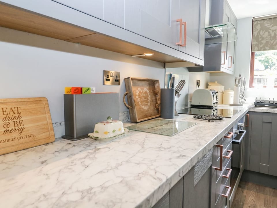 Dishwasher, cookware/dishes/utensils