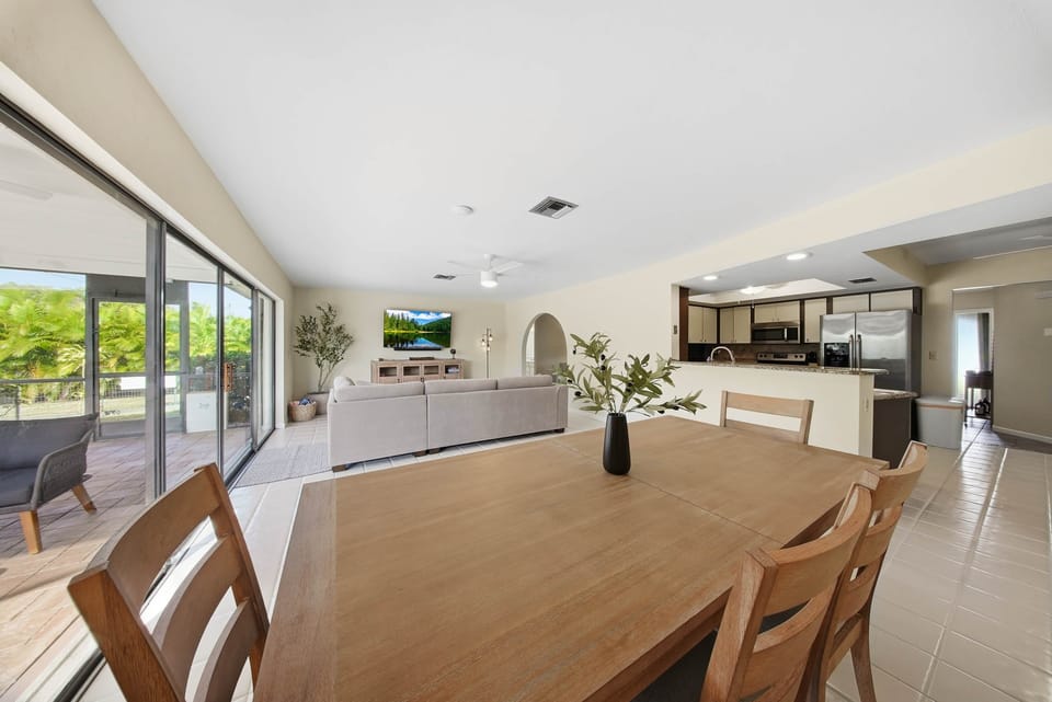 Family Room/Dining Room