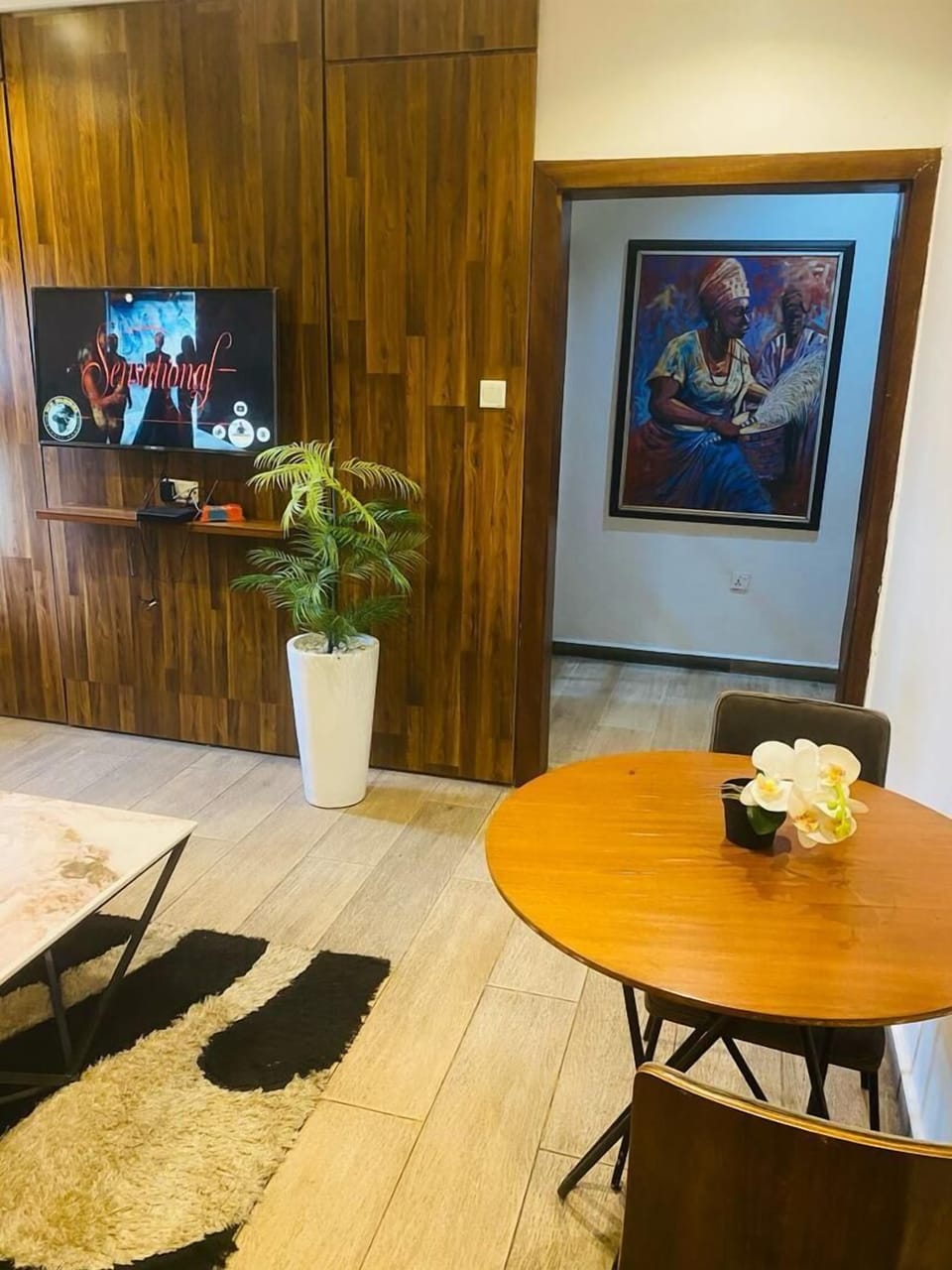 Classic Apartment, Patio, City View | In-room dining