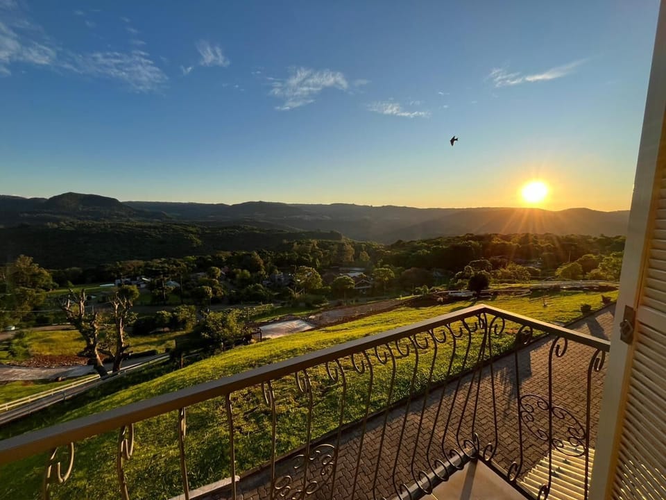 Classic Apartment, Mountain View | Free WiFi