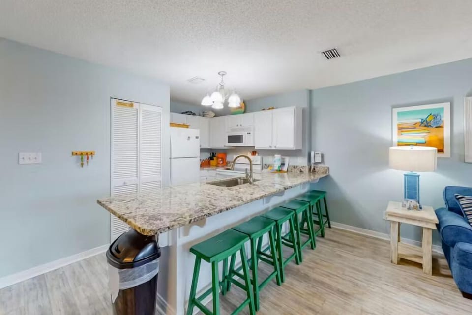 Condo, Multiple Beds (Island Sands 105) | Private kitchen