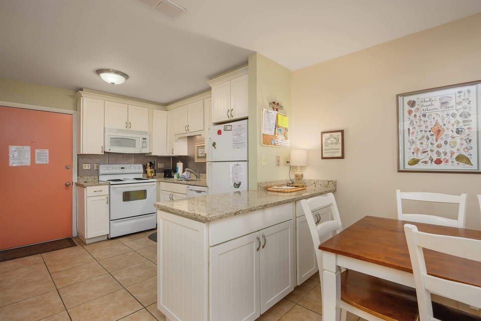 Fully equipped kitchen