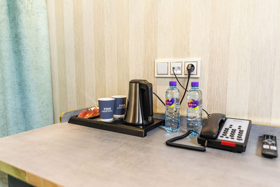 Deluxe Triple Room, Balcony | Egyptian cotton sheets, premium bedding, minibar, desk