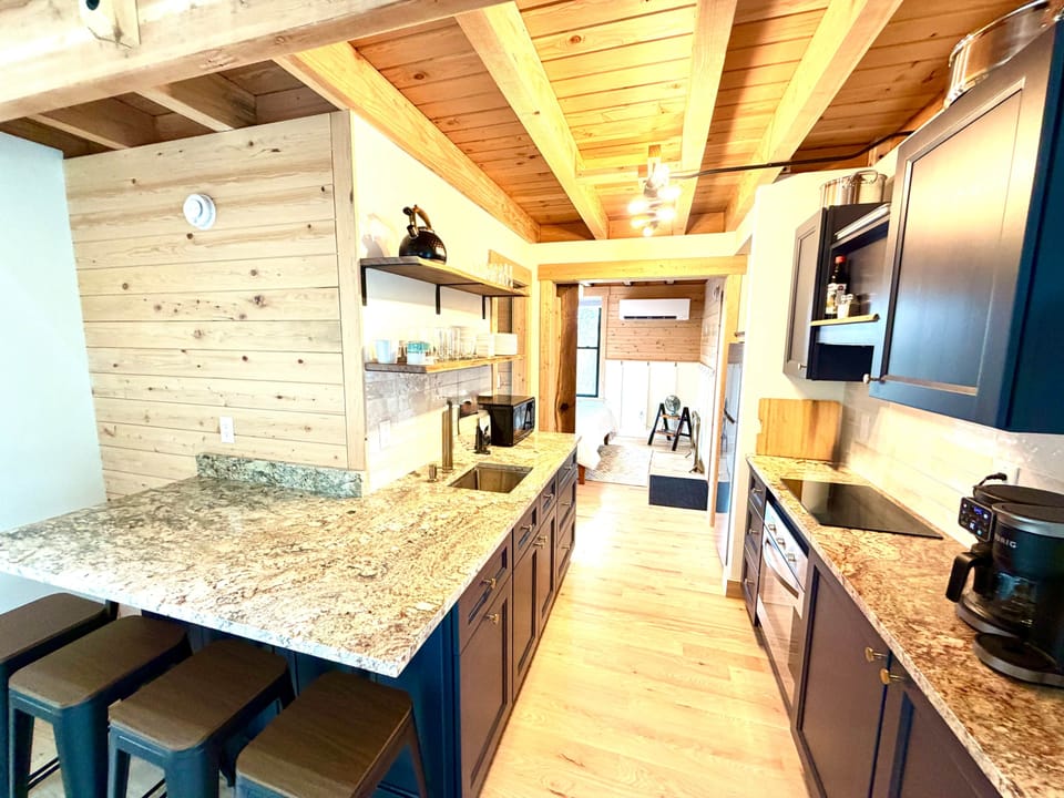 Kitchen peninsula 
