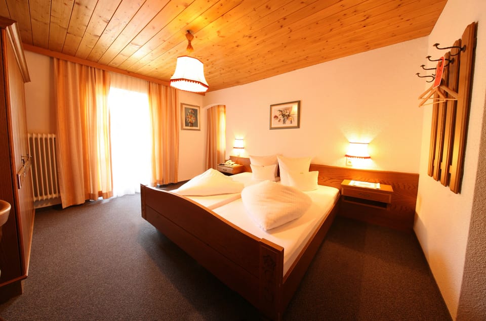 In-room safe, desk, free WiFi, bed sheets