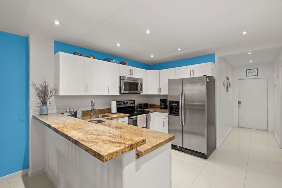 Condo, Pool View | Private kitchen | Coffee/tea maker, toaster