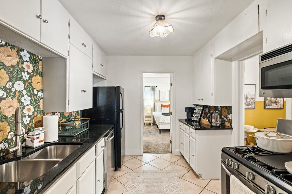 Fully Stocked Kitchen 