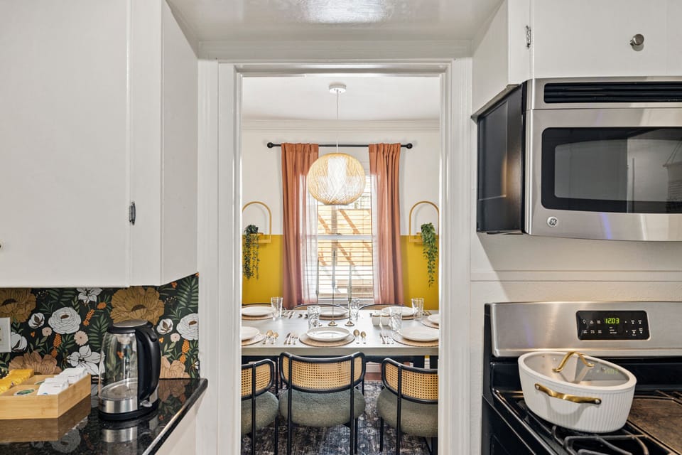 Fully Stocked Kitchen 