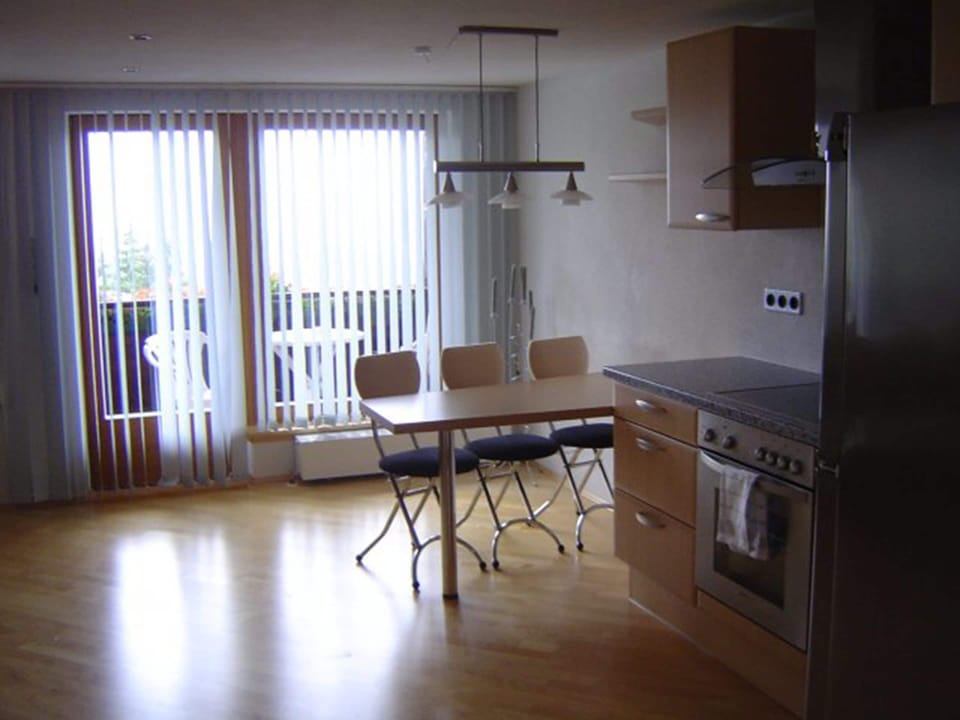 Classic Apartment | Hypo-allergenic bedding, desk, free WiFi, bed sheets