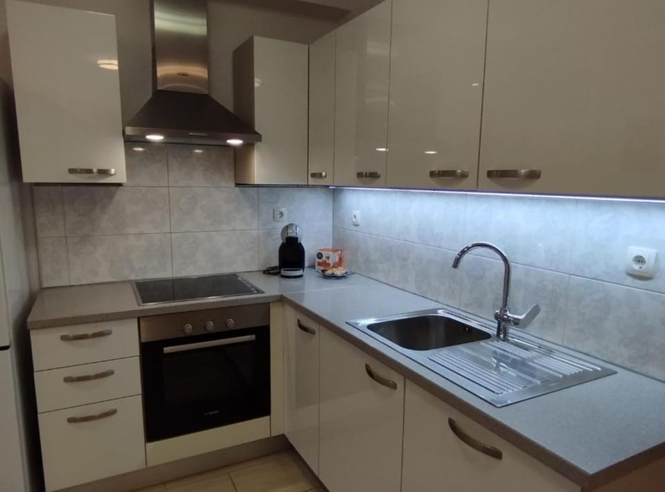 House (Two Bedroom Holiday Home With Terrace) | Private kitchen | Fridge