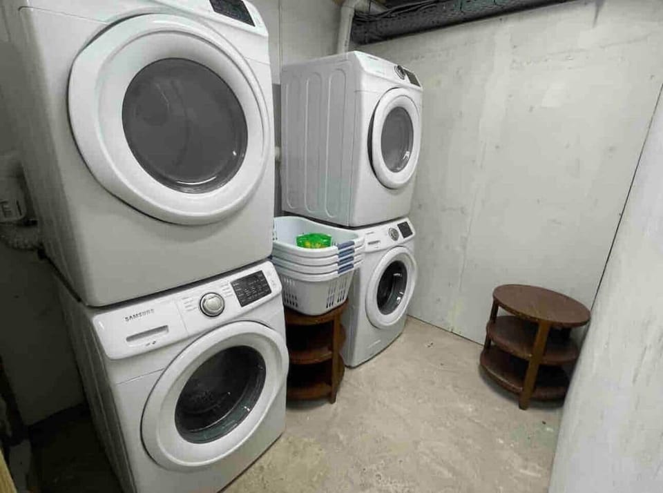 Shared Washer/Dryer