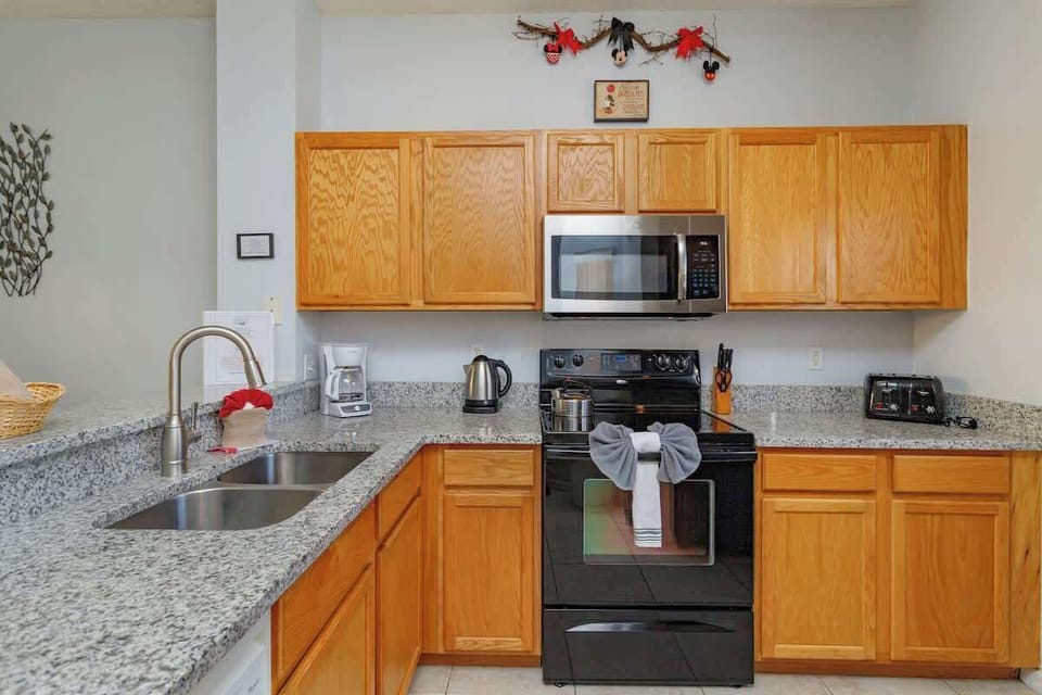 Main Floor | Fully Stocked Kitchen | Efficient & Elegant
Designed for both convenience and comfort, this beautiful kitchen features all major appliances, perfect for home-cooked meals or quick breakfasts