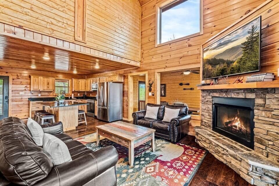 Gather, laugh, and relax—every stay starts in this inviting living space 🤍