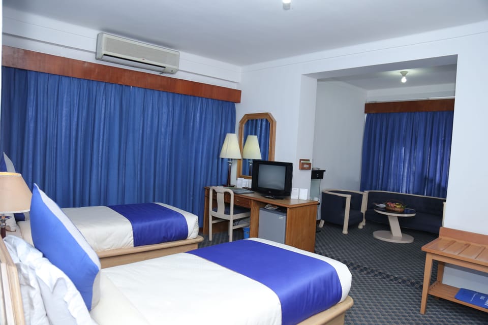 Junior Suite | In-room safe, rollaway beds, free WiFi, bed sheets