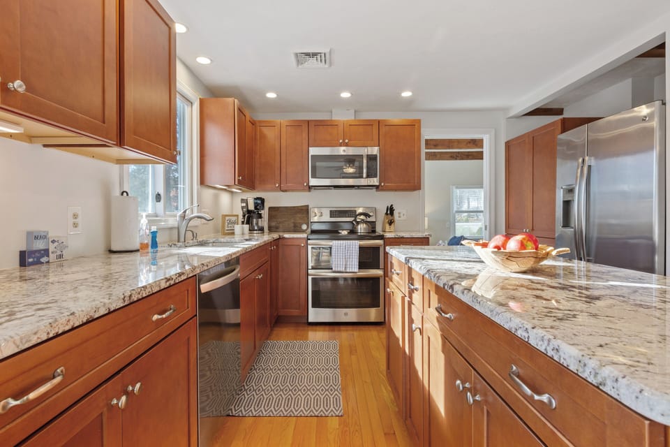 Fully loaded modern kitchen!